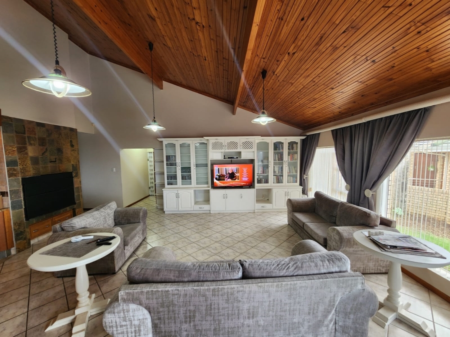 3 Bedroom Property for Sale in Menkenkop Western Cape